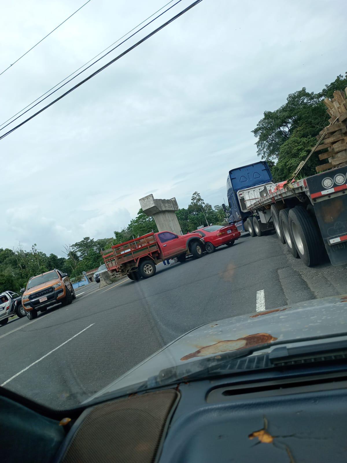Choque de vehículos livianos en la ruta 32
